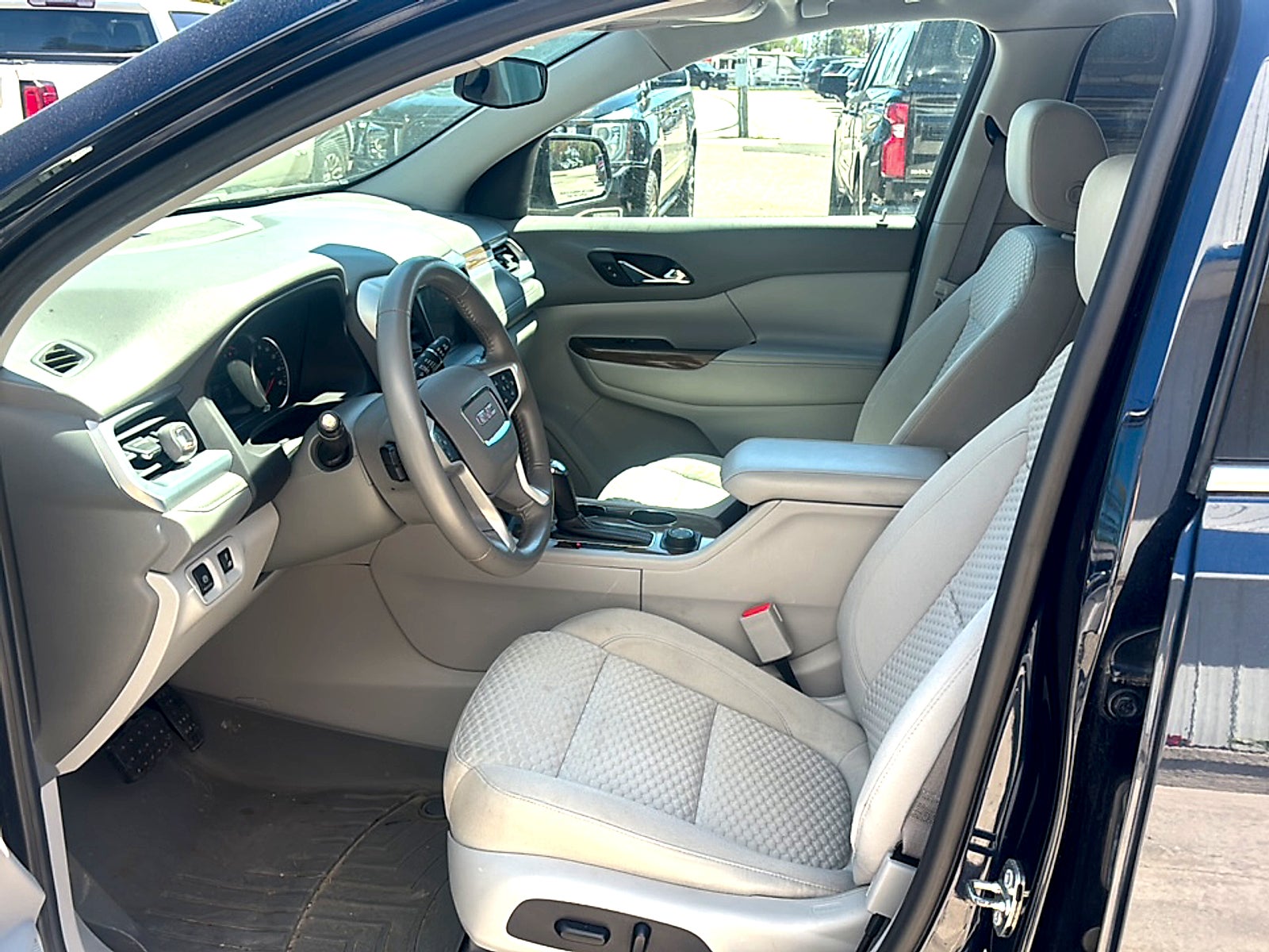 2017 GMC Acadia SLE