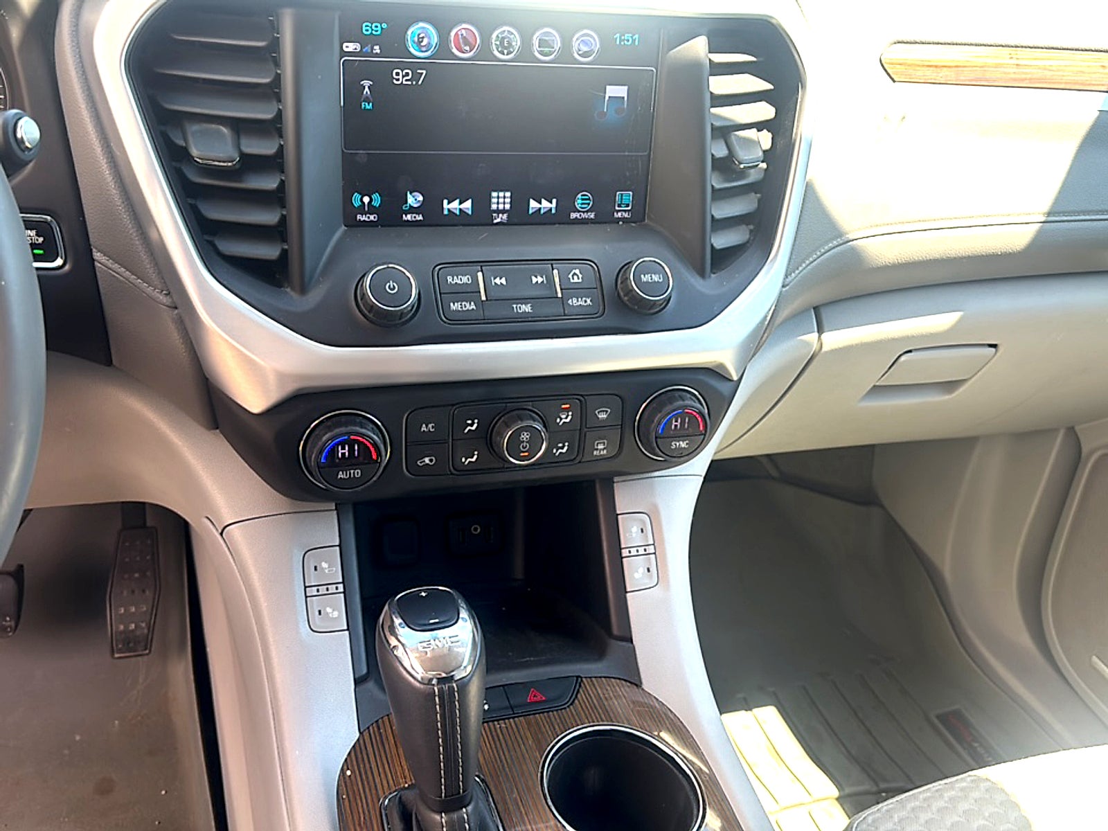 2017 GMC Acadia SLE
