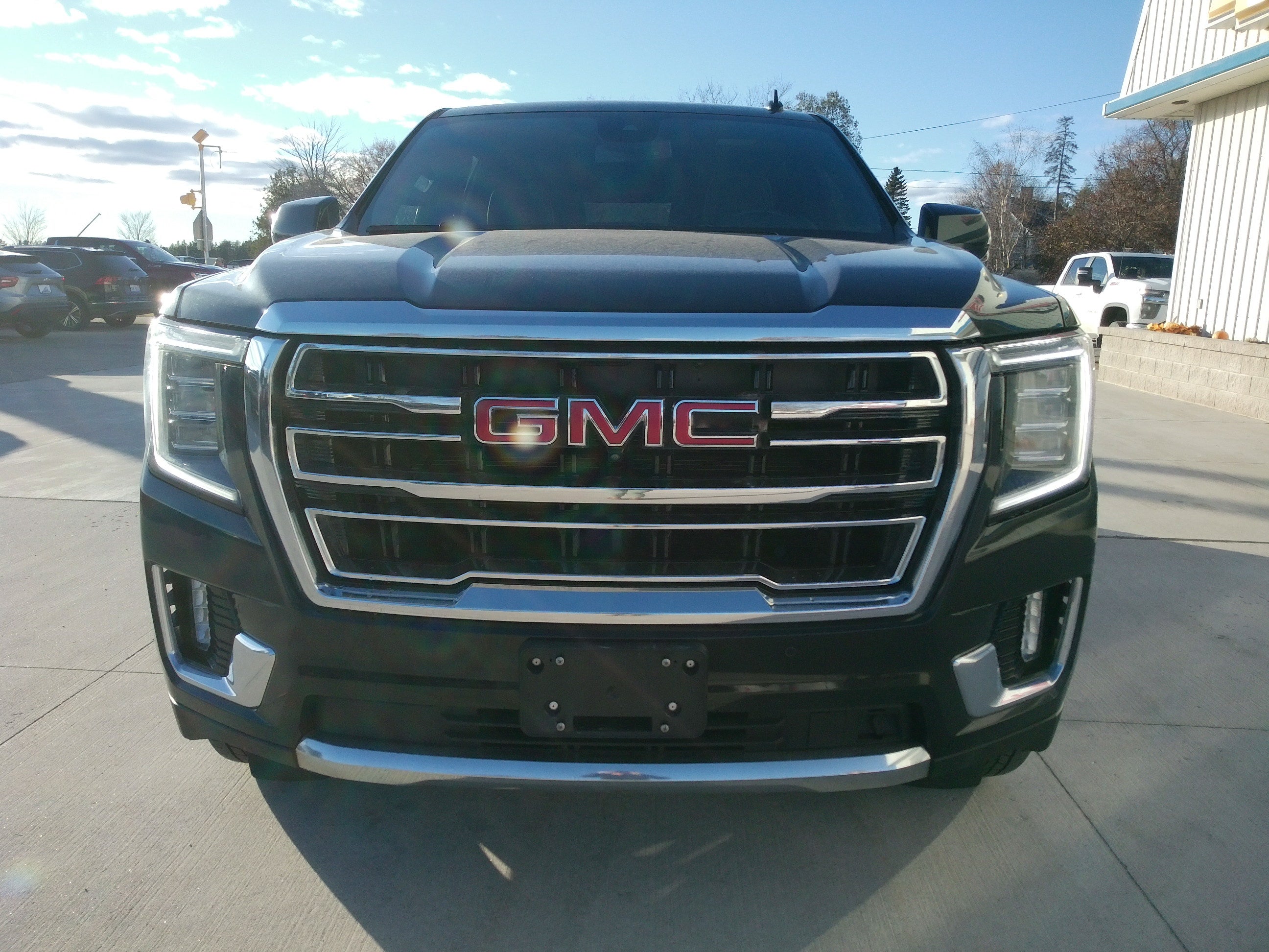 2023 GMC Yukon SLT