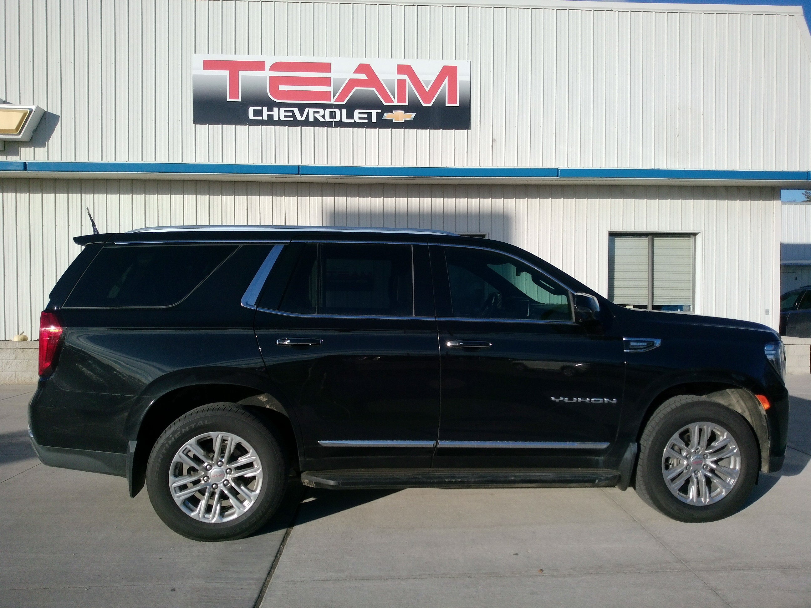 2023 GMC Yukon SLT